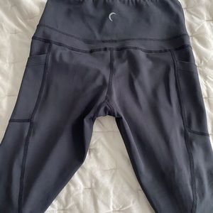 Zyia Light and Tight Hi Rise Capri size Small